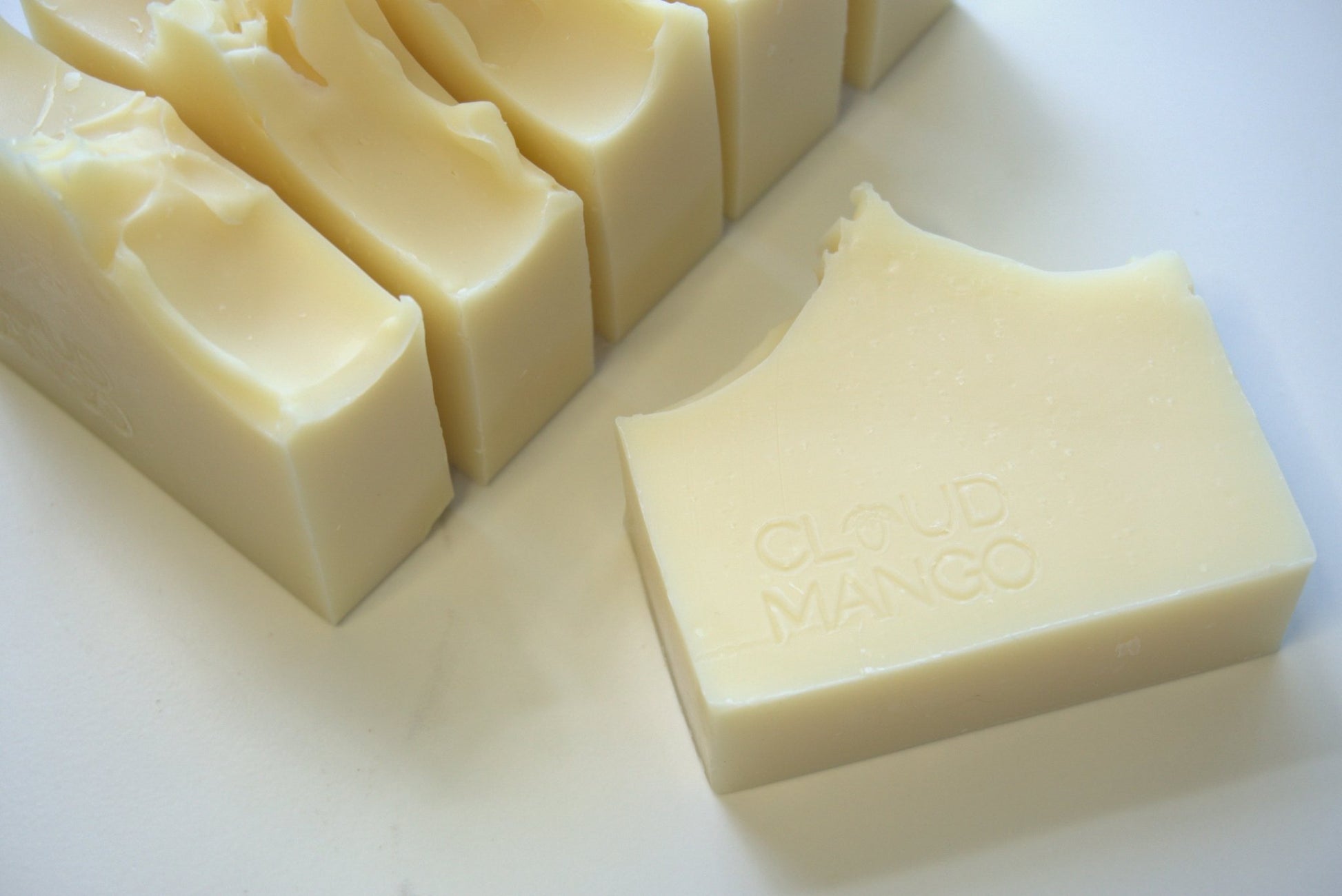Summer Nights - Natural Vegan Handmade Soap - Cloud Mango ®